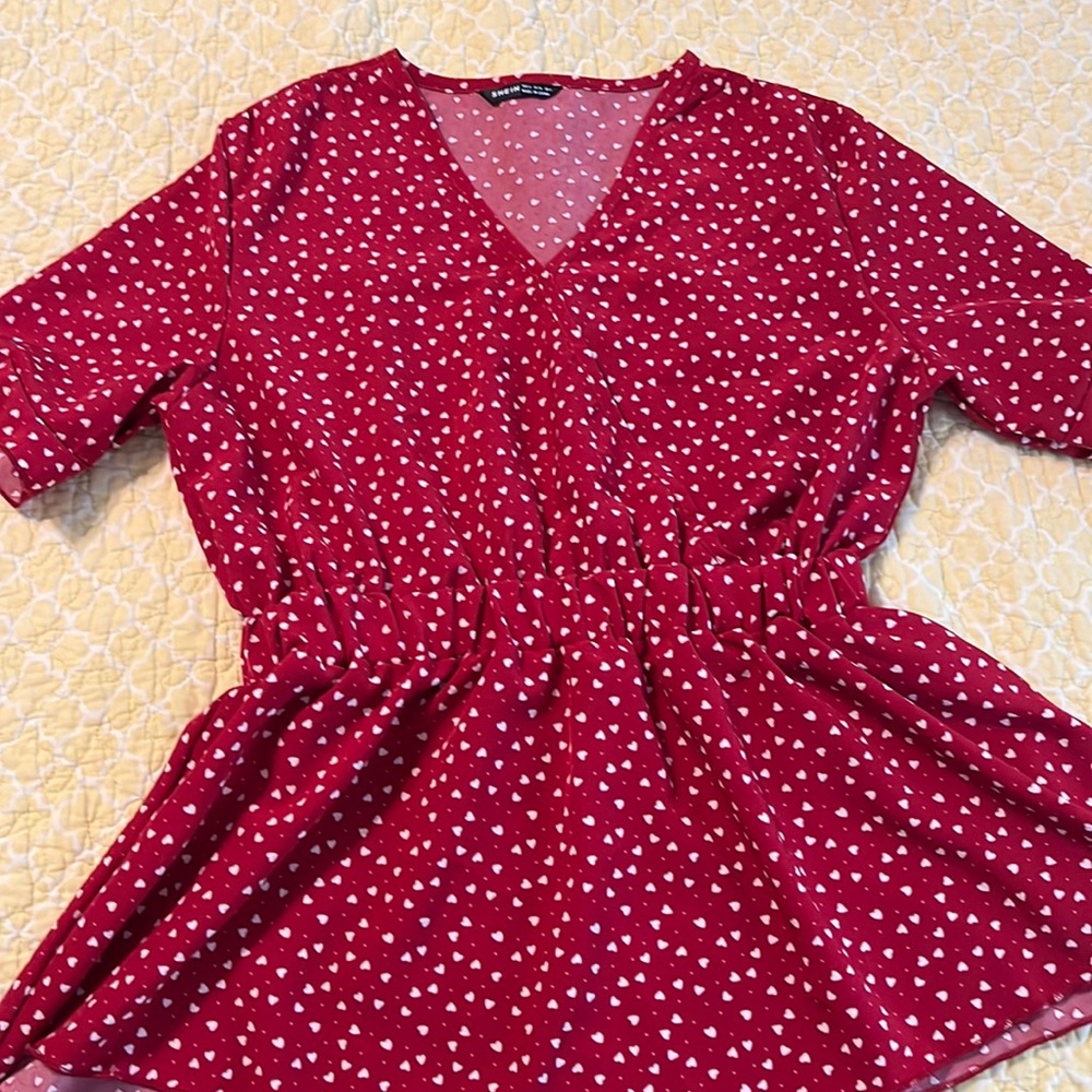 SHEIN dark red top with cream heart